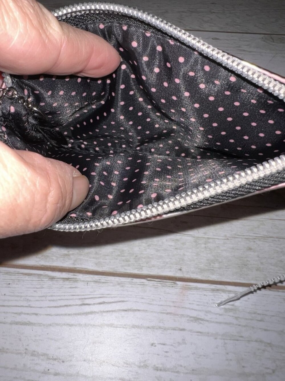 VICTORIA’S SECRET Striped Classic Satin Top Zipper Coin Wallet W /Keychain Loop - Picture 6 of 8
